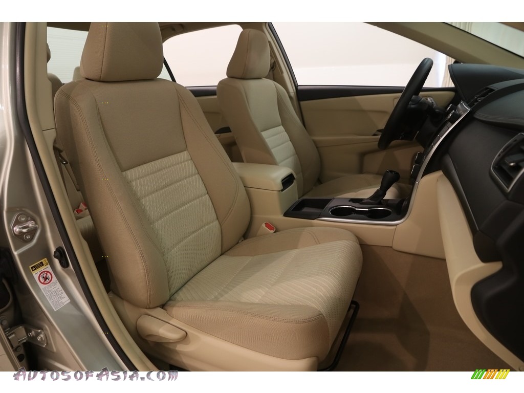 2015 Camry LE - Creme Brulee Mica / Almond photo #14