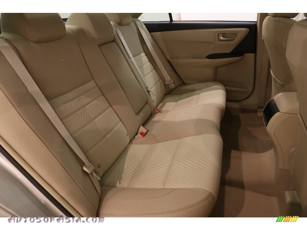 2015 Camry LE - Creme Brulee Mica / Almond photo #15