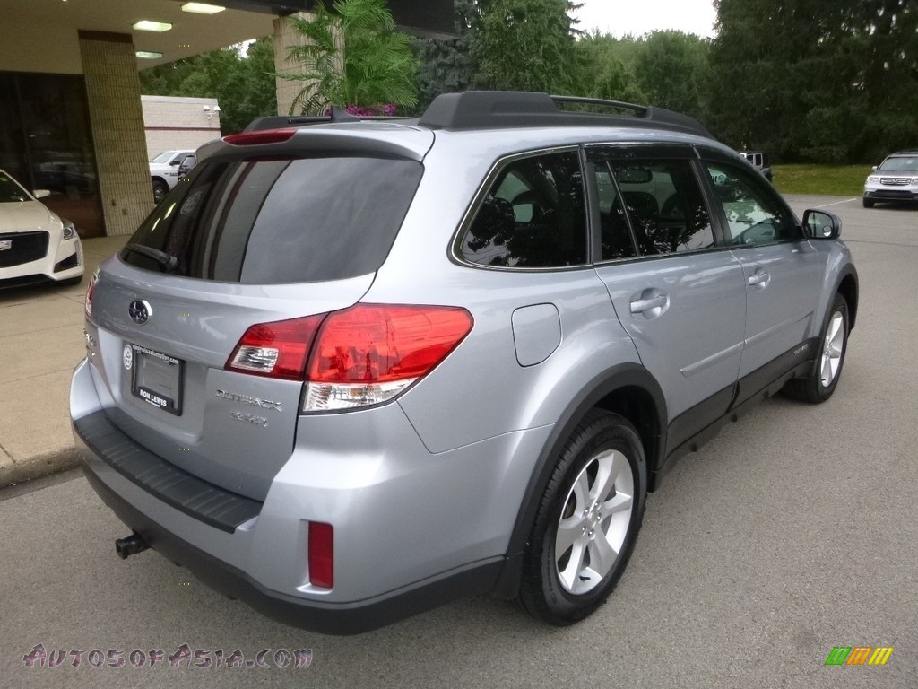 2014 Outback 3.6R Limited - Ice Silver Metallic / Black photo #2
