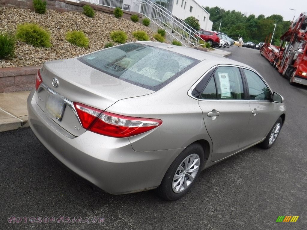 2015 Camry LE - Creme Brulee Mica / Almond photo #7