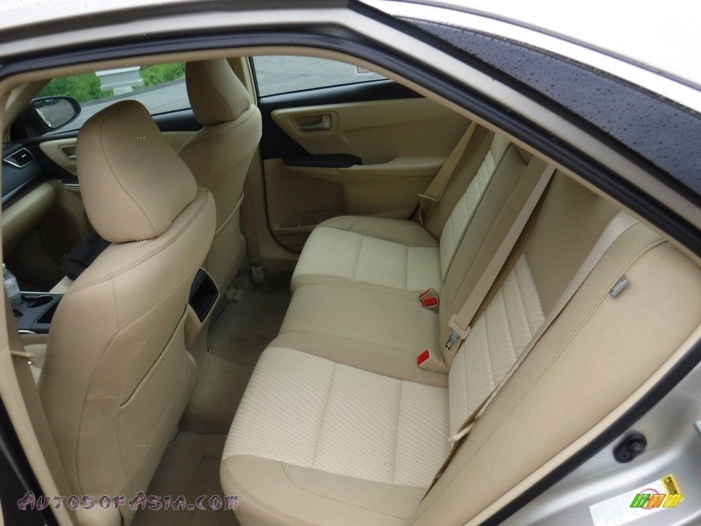 2015 Camry LE - Creme Brulee Mica / Almond photo #19