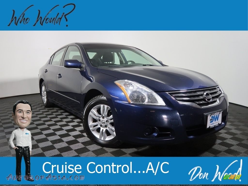 Navy Blue / Charcoal Nissan Altima 2.5 S