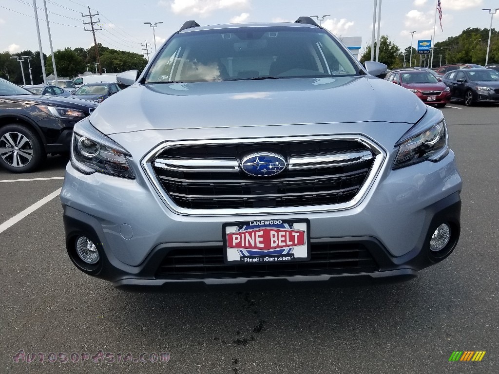 2018 Outback 2.5i Limited - Ice Silver Metallic / Black photo #2