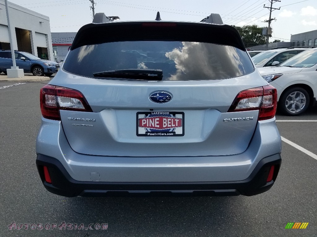 2018 Outback 2.5i Limited - Ice Silver Metallic / Black photo #5
