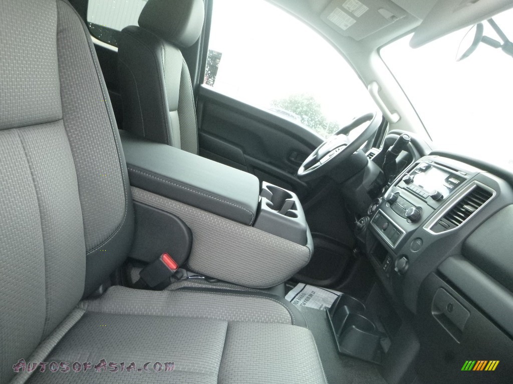 2018 TITAN XD S King Cab 4x4 - Brilliant Silver / Black photo #10