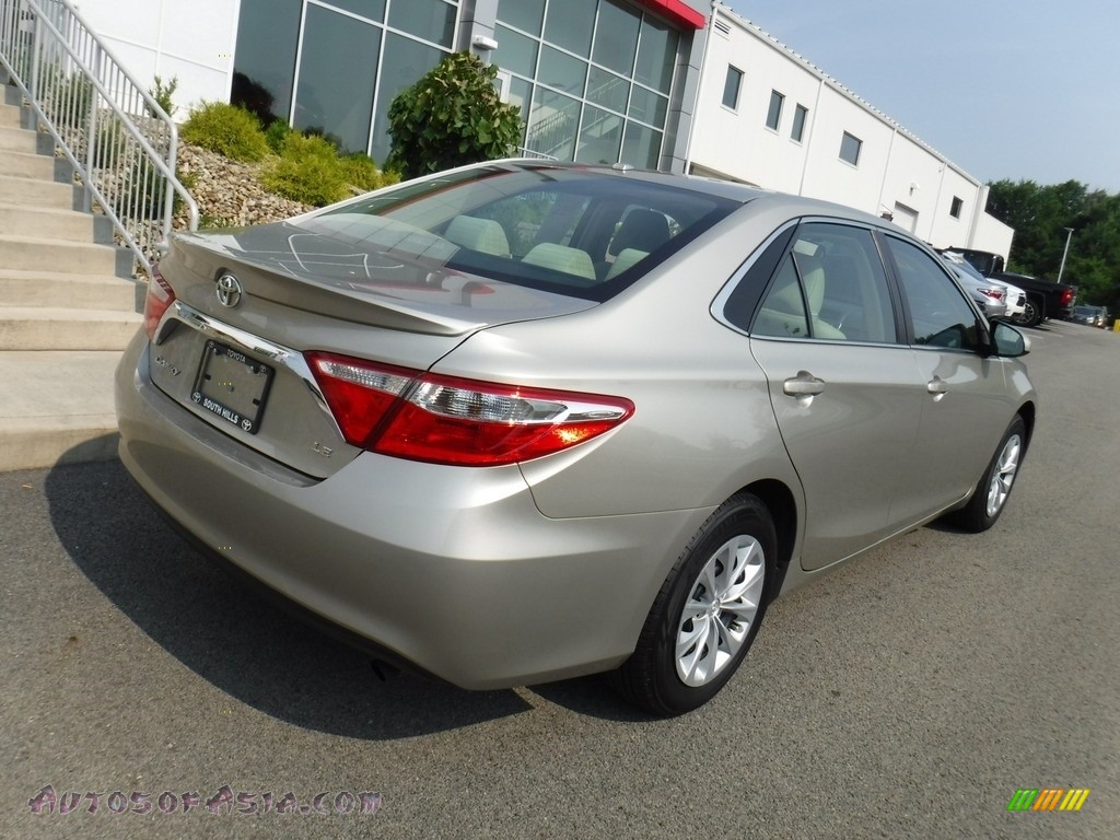 2015 Camry LE - Creme Brulee Mica / Almond photo #10