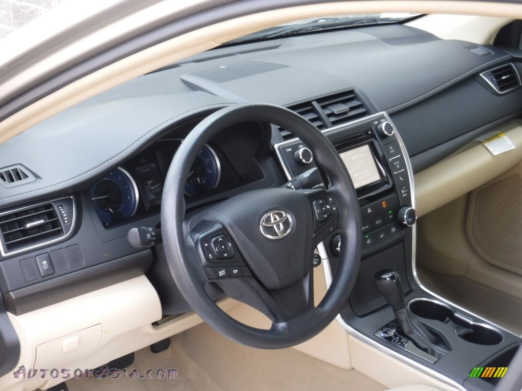 2015 Camry LE - Creme Brulee Mica / Almond photo #13