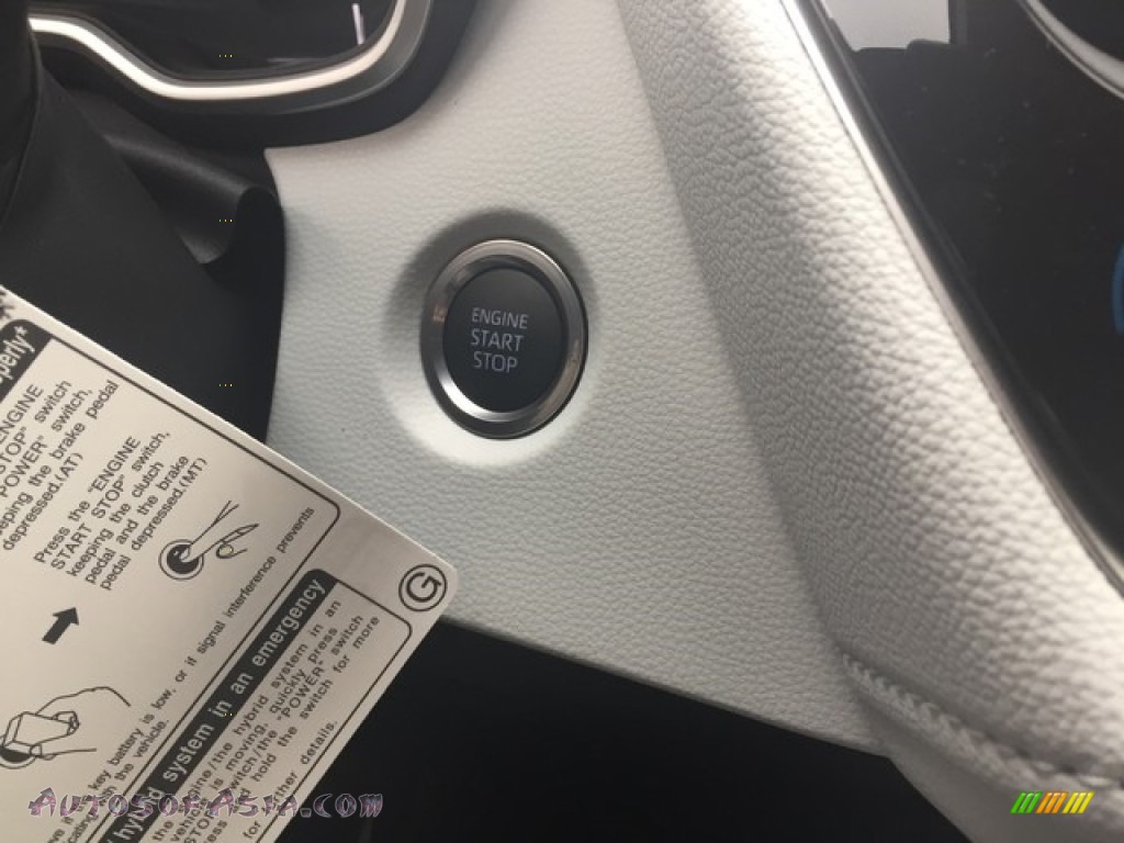 2019 Corolla Hatchback XSE - Blizzard White Pearl / Moonstone photo #22