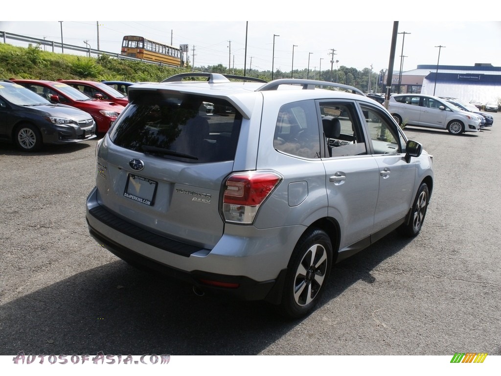 2017 Forester 2.5i Limited - Ice Silver Metallic / Black photo #6