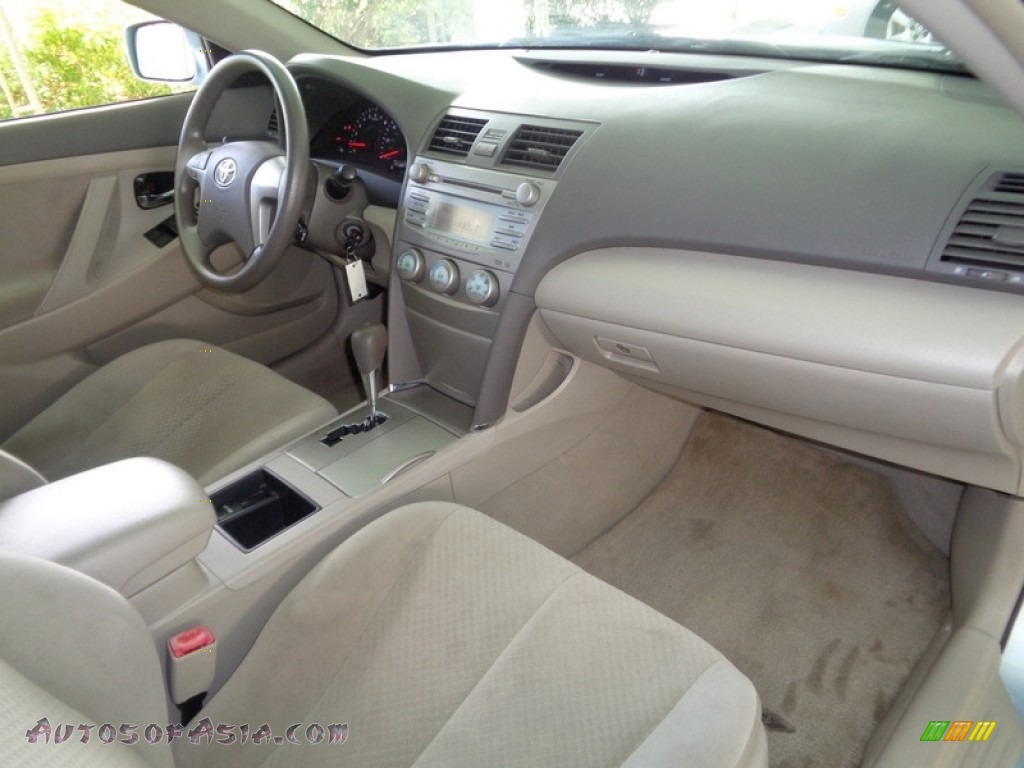 2009 Camry LE - Sky Blue Pearl / Bisque photo #2