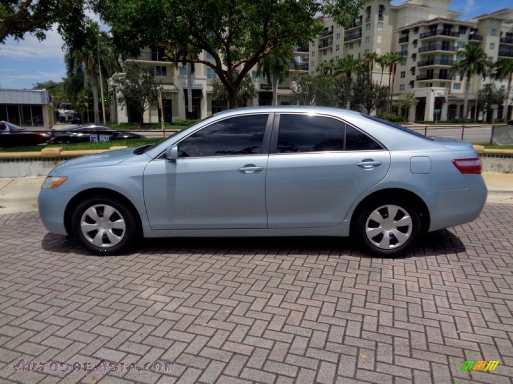 2009 Camry LE - Sky Blue Pearl / Bisque photo #3