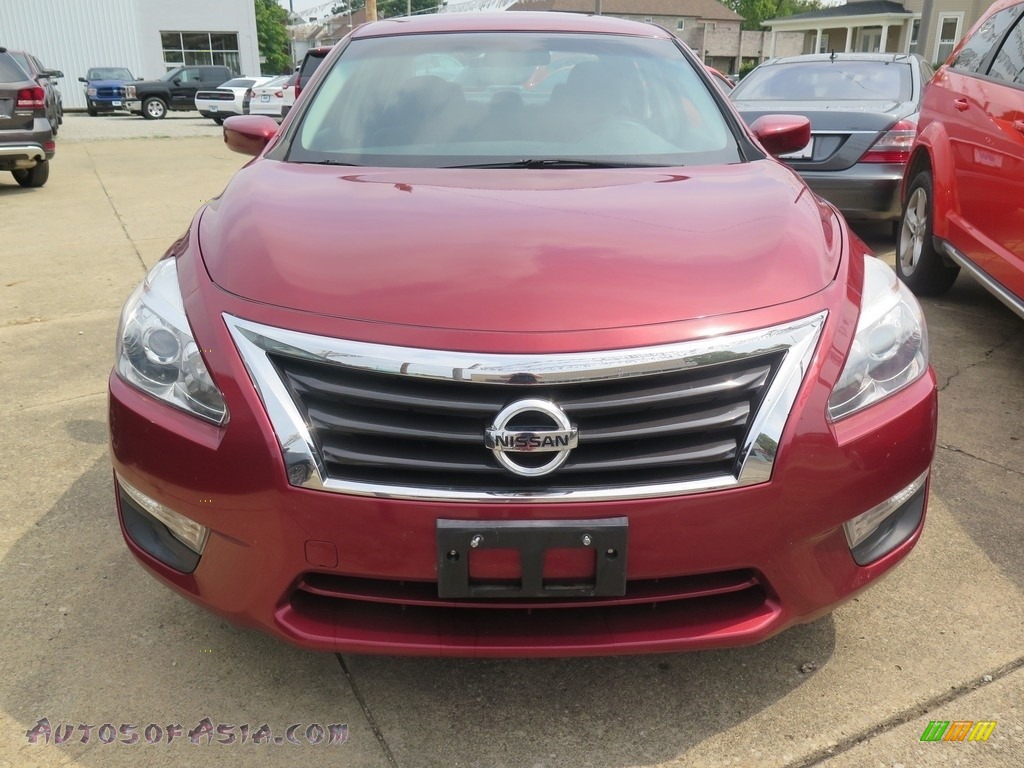 2013 Altima 2.5 S - Cayenne Red / Charcoal photo #3