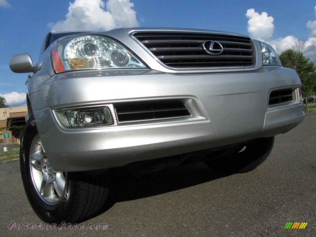 Titanium Metallic / Dark Gray Lexus GX 470