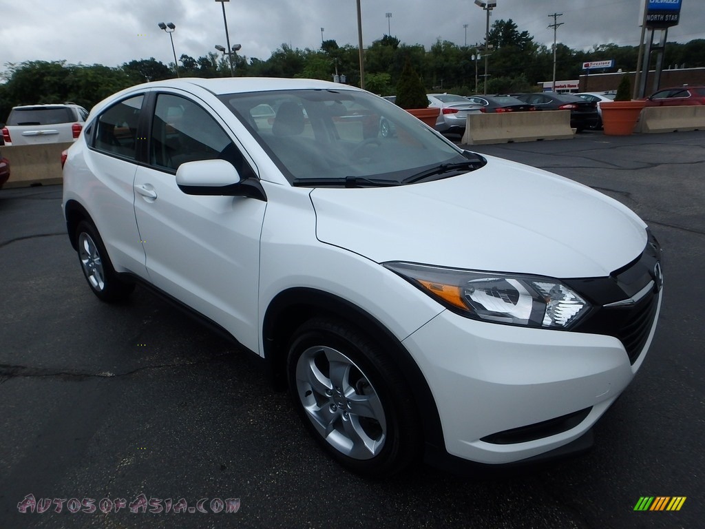2016 HR-V LX AWD - White Orchid Pearl / Gray photo #11