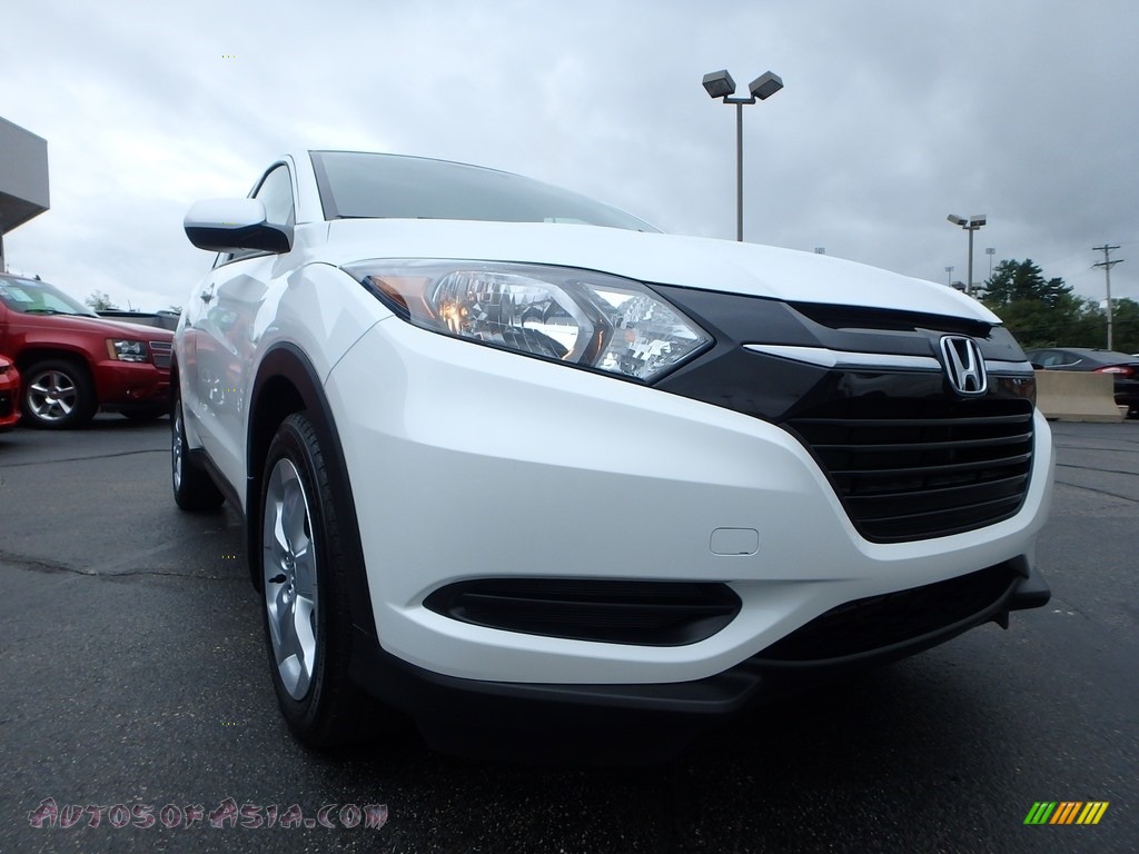 2016 HR-V LX AWD - White Orchid Pearl / Gray photo #12