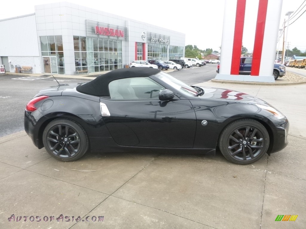2016 370Z Touring Roadster - Magnetic Black / Gray photo #3