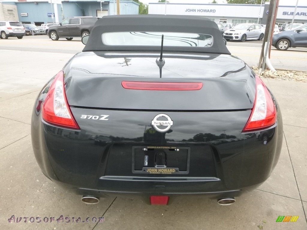 2016 370Z Touring Roadster - Magnetic Black / Gray photo #5