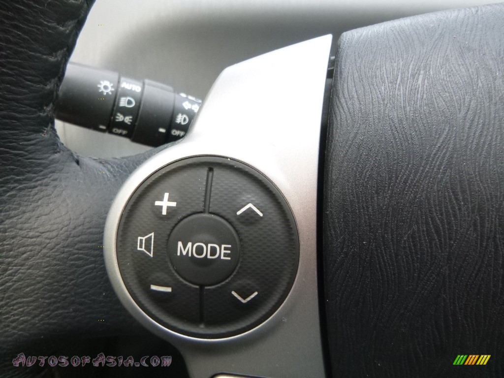 2013 Prius v Three Hybrid - Magnetic Gray Metallic / Dark Gray photo #20