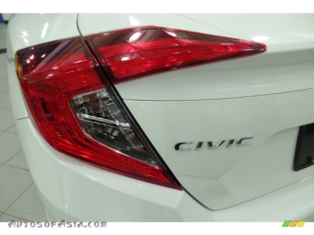 2018 Civic LX Sedan - Taffeta White / Ivory photo #9