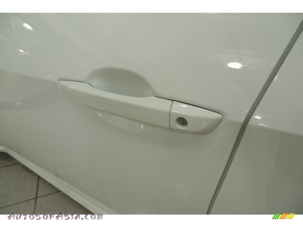 2018 Civic LX Sedan - Taffeta White / Ivory photo #10