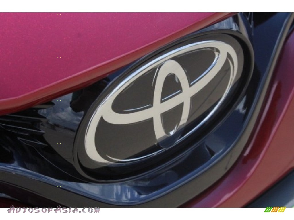 2018 Camry XLE - Ruby Flare Pearl / Black photo #11
