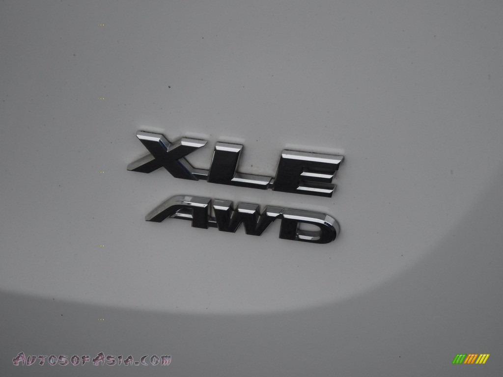 2015 RAV4 XLE AWD - Super White / Latte photo #10