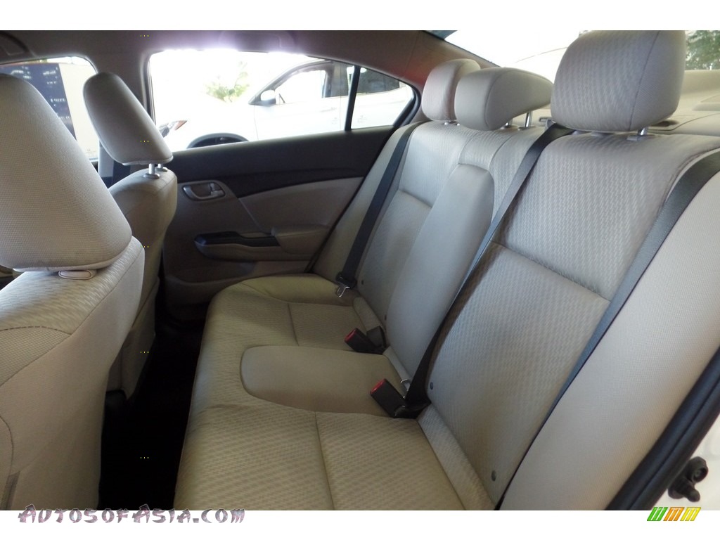 2015 Civic LX Sedan - Taffeta White / Beige photo #17