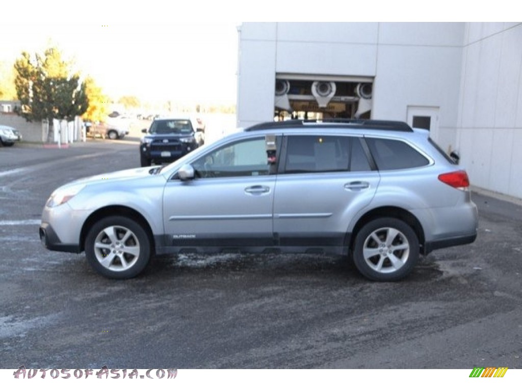 2013 Outback 2.5i Limited - Ice Silver Metallic / Off Black Leather photo #3