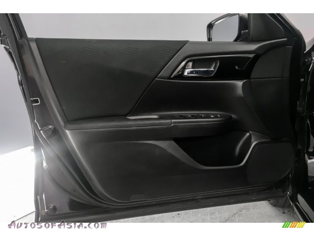 2017 Accord LX Sedan - Crystal Black Pearl / Black photo #24