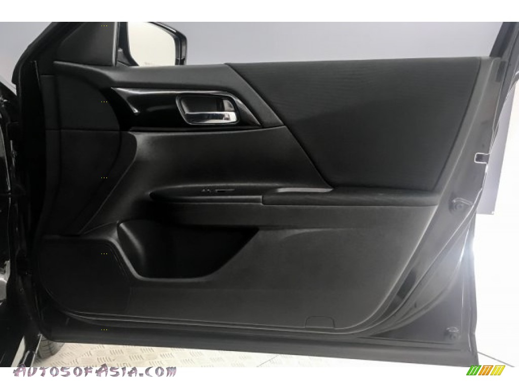 2017 Accord LX Sedan - Crystal Black Pearl / Black photo #30