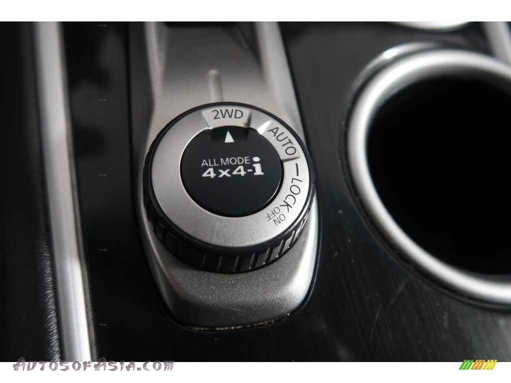 2014 Pathfinder SV AWD - Brilliant Silver / Charcoal photo #28