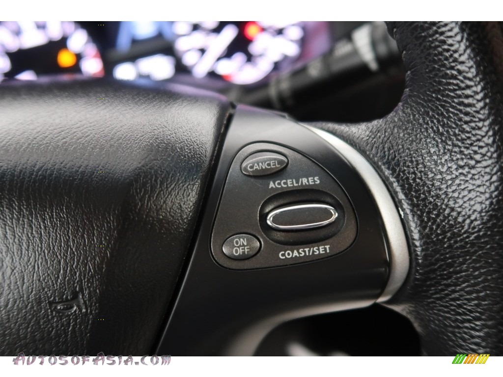 2014 Pathfinder SV AWD - Brilliant Silver / Charcoal photo #48