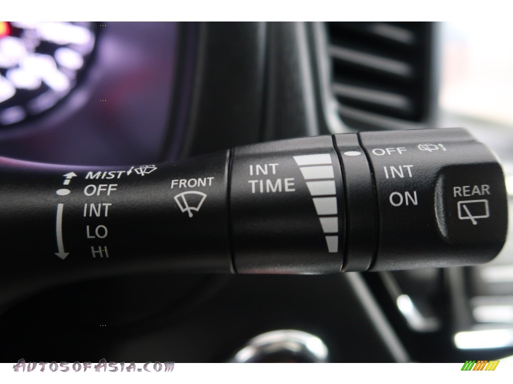 2014 Pathfinder SV AWD - Brilliant Silver / Charcoal photo #51