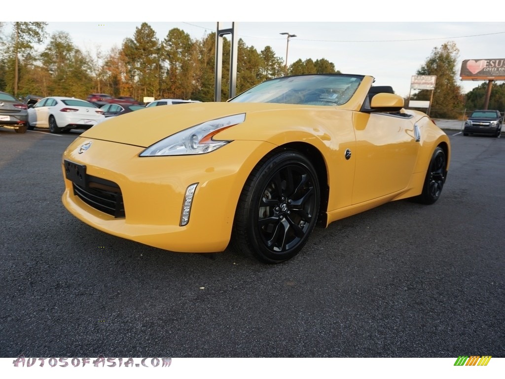 2017 370Z Touring Roadster - Chicane Yellow / Black photo #3