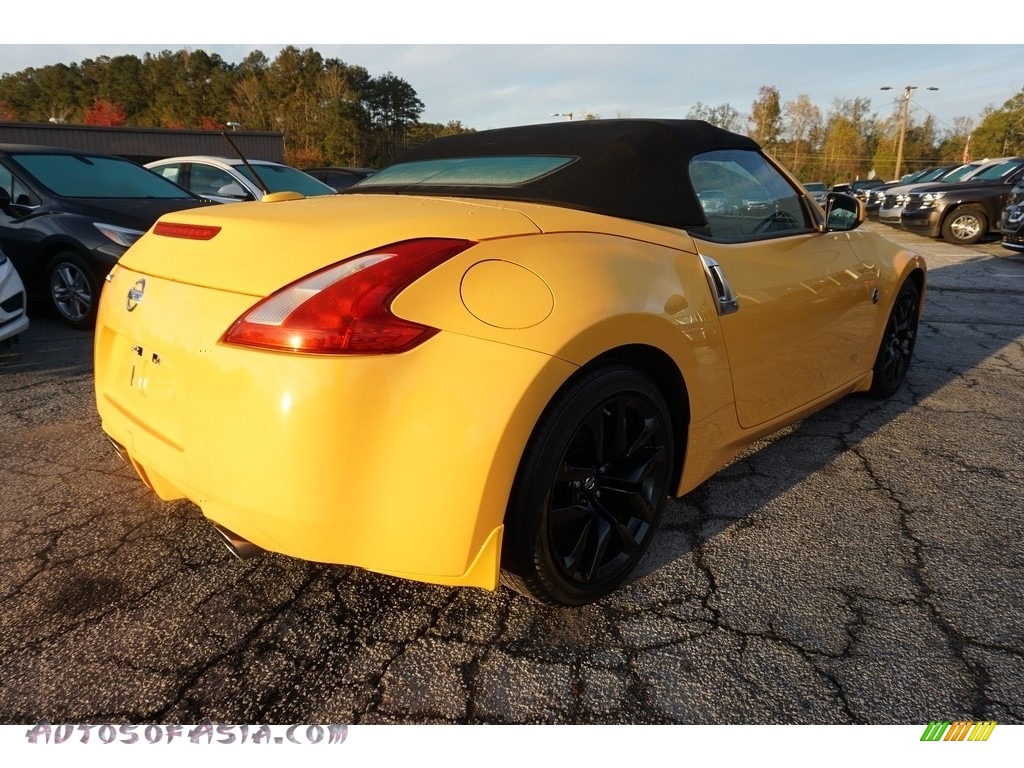 2017 370Z Touring Roadster - Chicane Yellow / Black photo #20