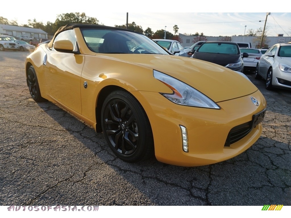 2017 370Z Touring Roadster - Chicane Yellow / Black photo #21