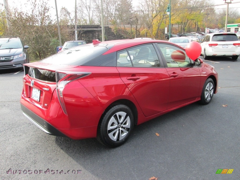 2016 Prius Four Touring - Hypersonic Red / Harvest Beige photo #6