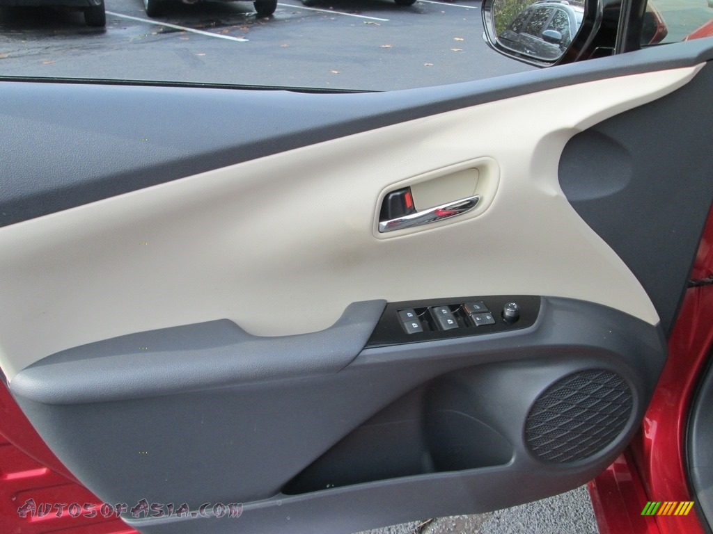 2016 Prius Four Touring - Hypersonic Red / Harvest Beige photo #14