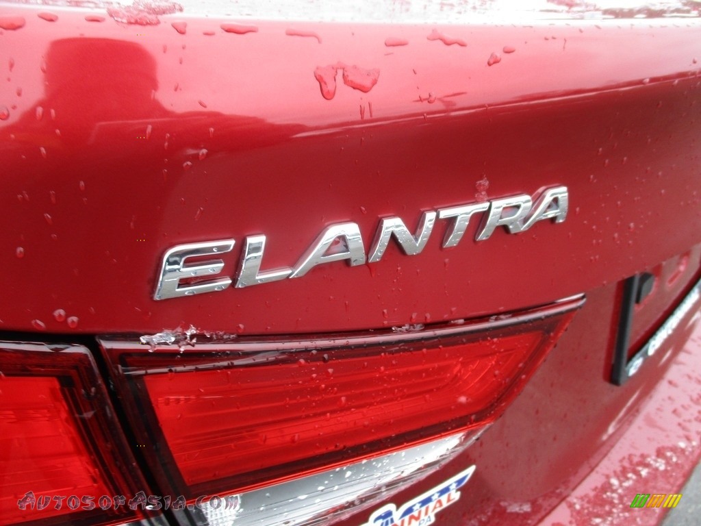 2016 Elantra SE - Red / Gray photo #7