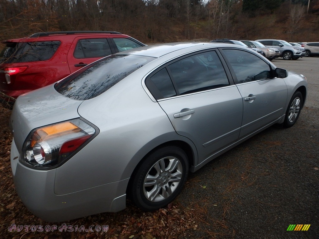 2010 Altima 2.5 S - Radiant Silver / Charcoal photo #2