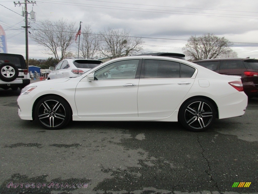 2017 Accord Touring Sedan - White Orchid Pearl / Ivory photo #4