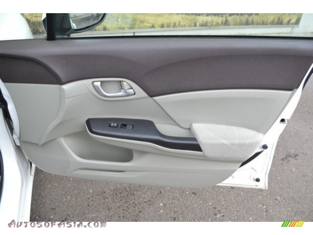 2012 Civic LX Sedan - Taffeta White / Beige photo #25
