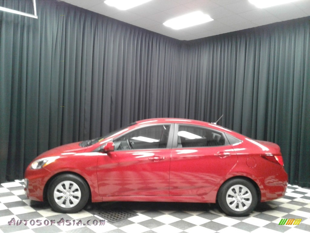 Boston Red / Gray Hyundai Accent SE Sedan
