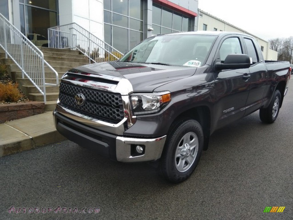 2019 Tundra SR5 Double Cab 4x4 - Magnetic Gray Metallic / Graphite photo #2 2019 Tundra SR5 Double Cab 4x4 - Magnetic Gray Metallic / Graphite photo #2