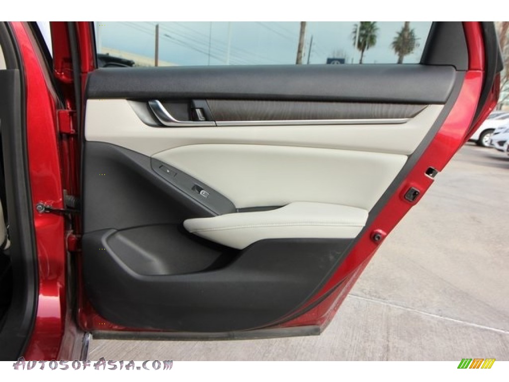 2018 Accord Touring Sedan - Radiant Red Metallic / Ivory photo #25