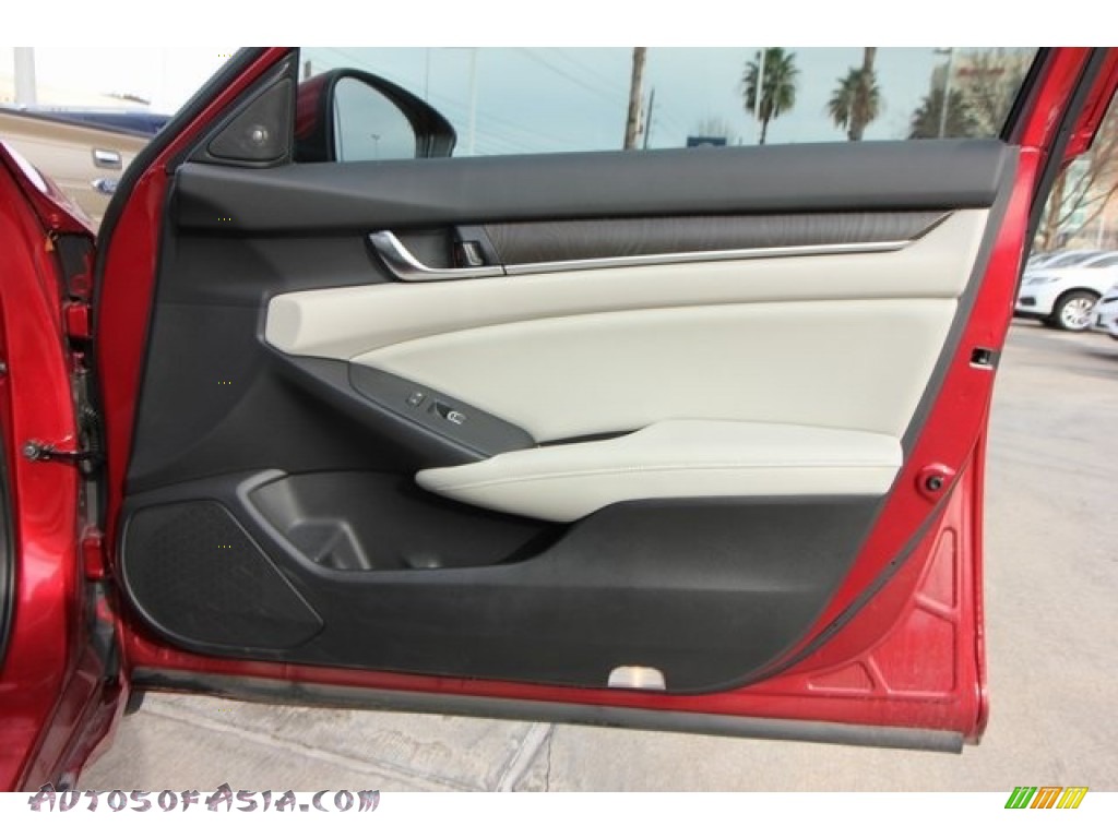 2018 Accord Touring Sedan - Radiant Red Metallic / Ivory photo #26