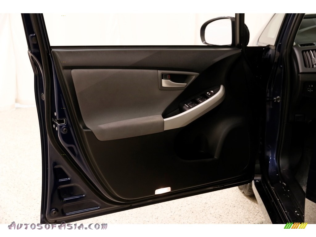 2015 Prius Two Hybrid - Nautical Blue Metallic / Dark Gray photo #4