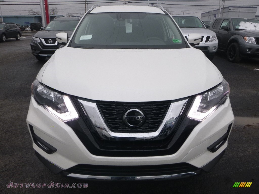 2019 Rogue SV AWD - Pearl White / Charcoal photo #9