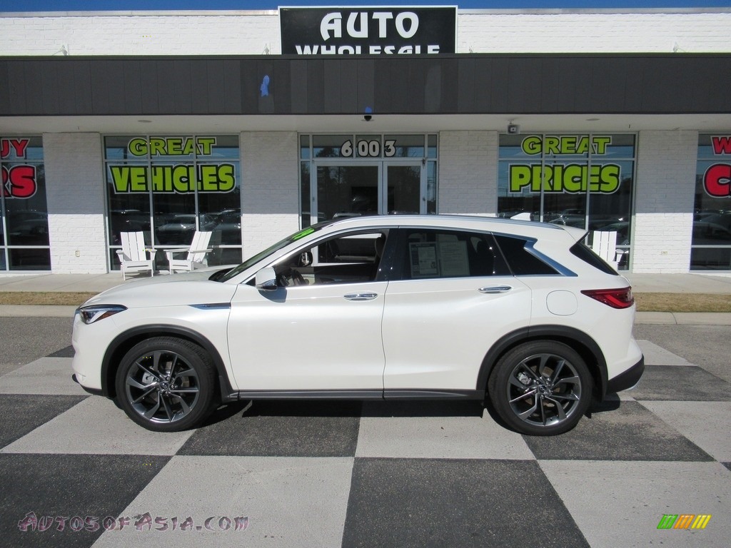 Lunar White / Wheat Infiniti QX50 Essential AWD