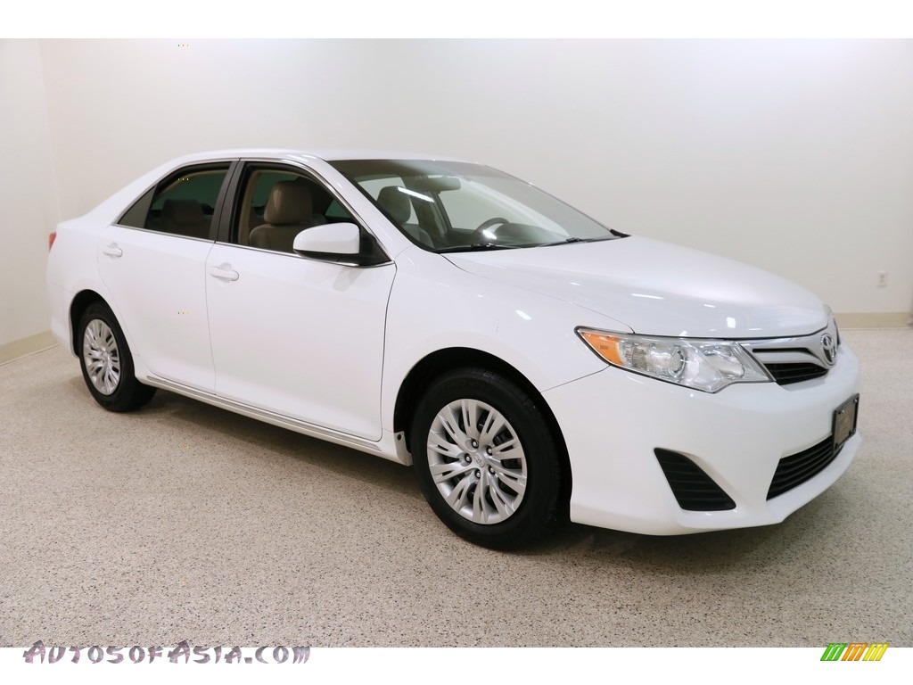 Super White / Ivory Toyota Camry LE